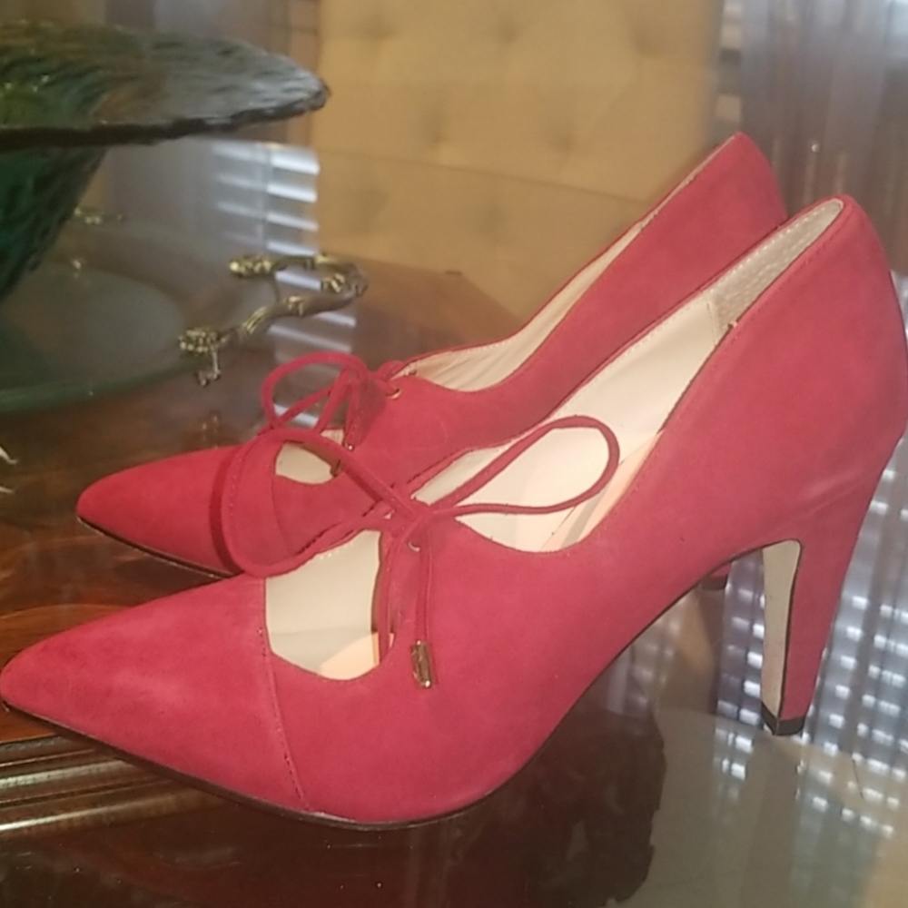 Red heels - Picture 2 of 5